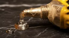 Poly jste si na sebe nebo někam jinam superglue? Tady je snadný způsob, jak ho odstranit z jakéhokoli povrchu.